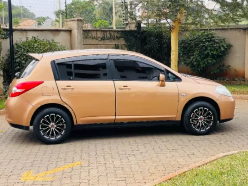 Nissan Tiida   - 2008