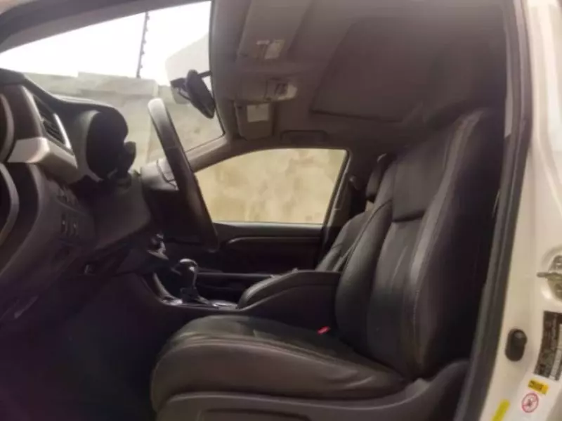 Toyota Highlander   - 2016