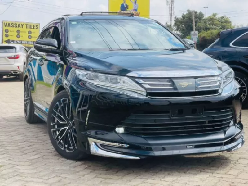 Toyota Harrier   - 2018