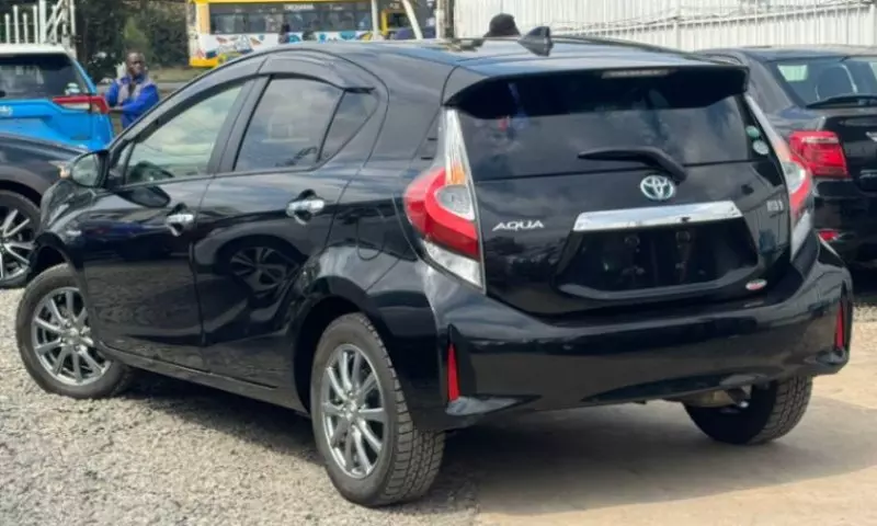 Toyota Aqua   - 2018