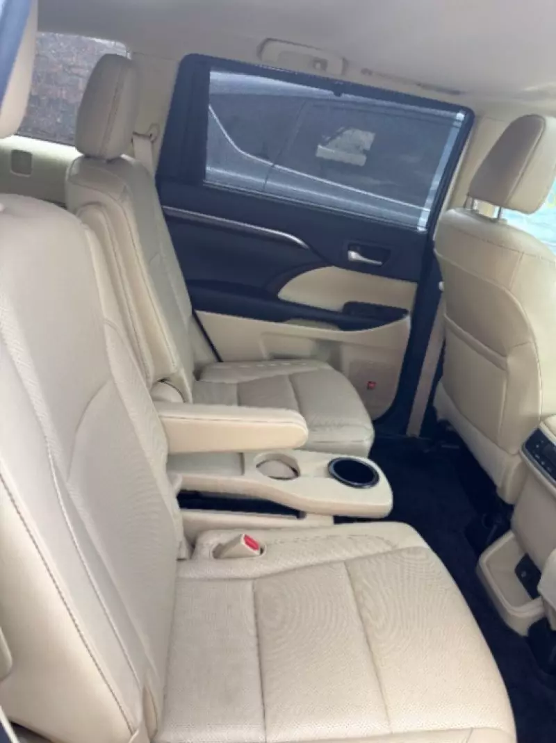 Toyota Highlander   - 2015