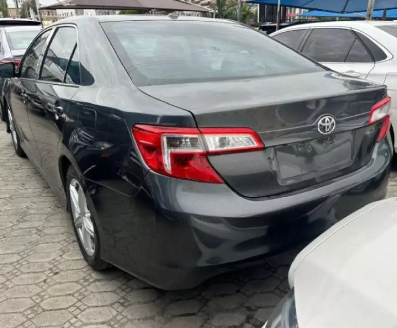 Toyota Camry   - 2014