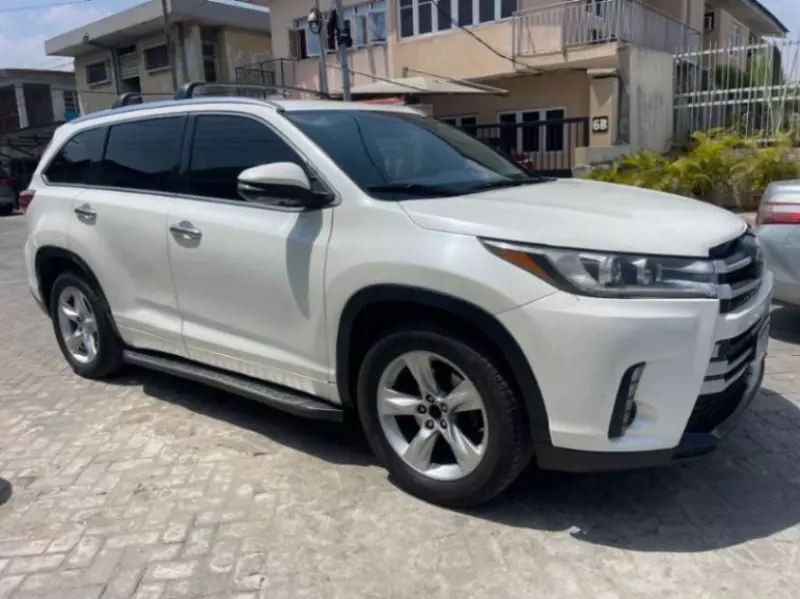 Toyota Highlander   - 2015