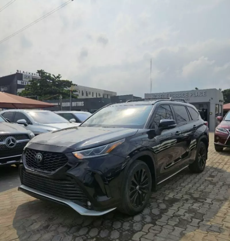 Toyota Highlander   - 2024