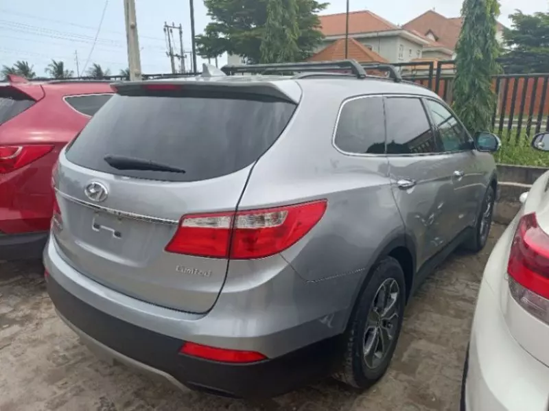 Hyundai Santa Fe   - 2014