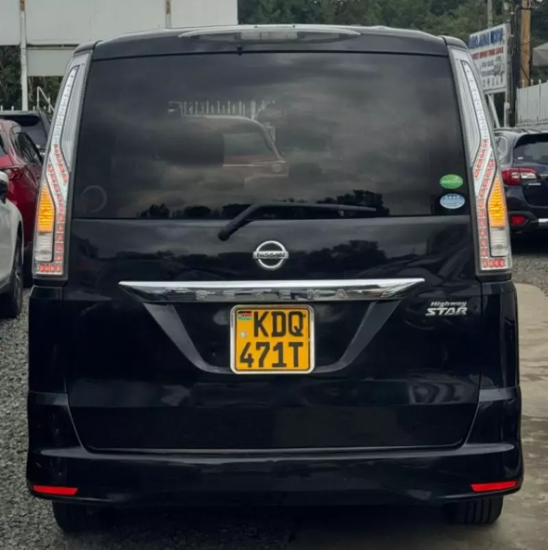 Nissan Serena Hybrid    - 2016