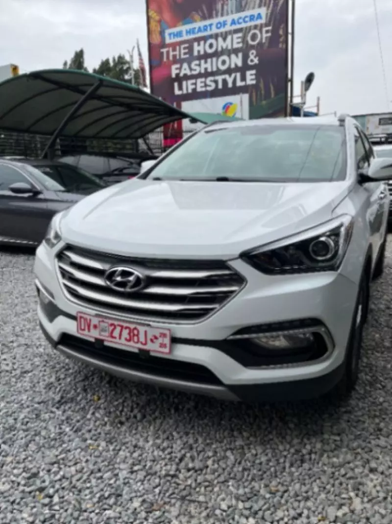 Hyundai Santa Fe   - 2017