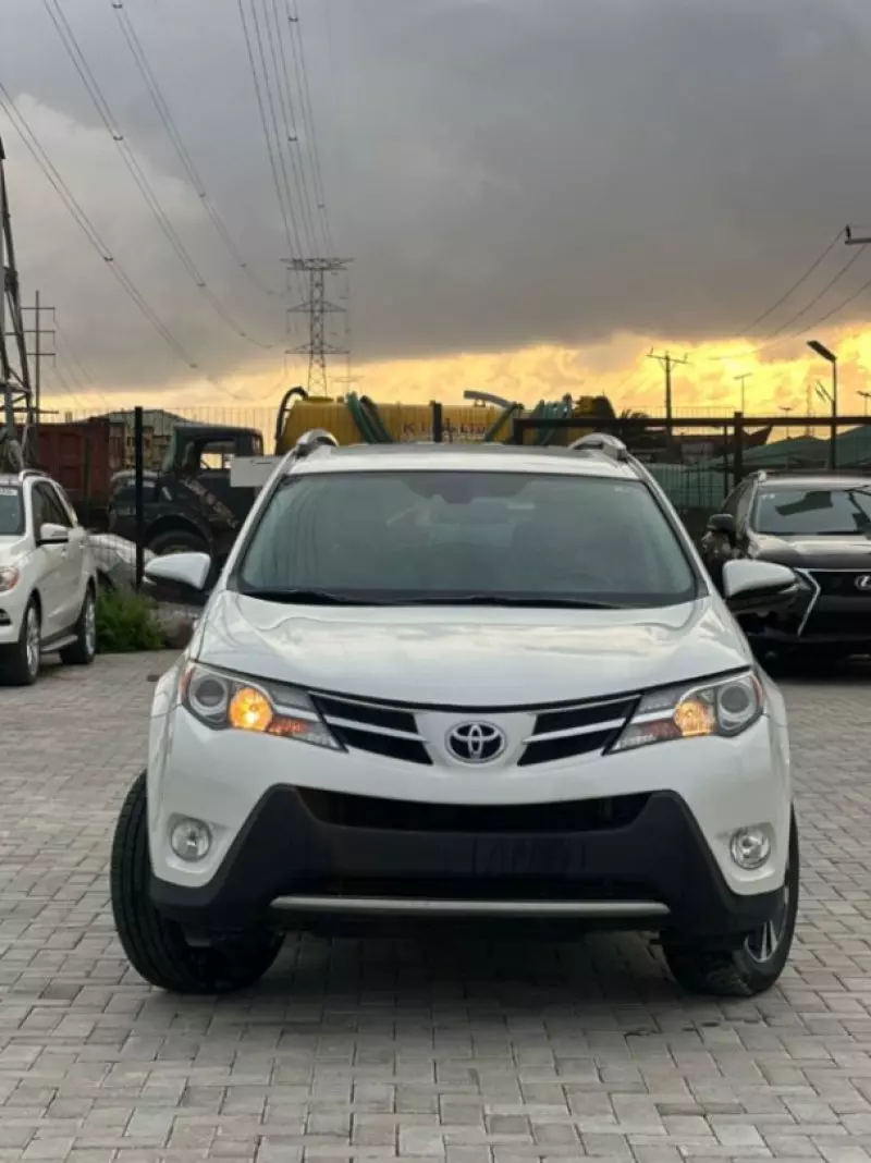 Toyota RAV4   - 2015