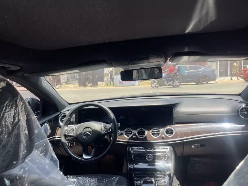 Mercedes-Benz E 300   - 2017