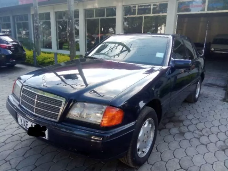 Mercedes-Benz C220   - 2002
