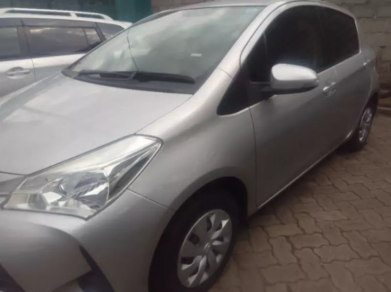 Toyota Vitz   - 2016