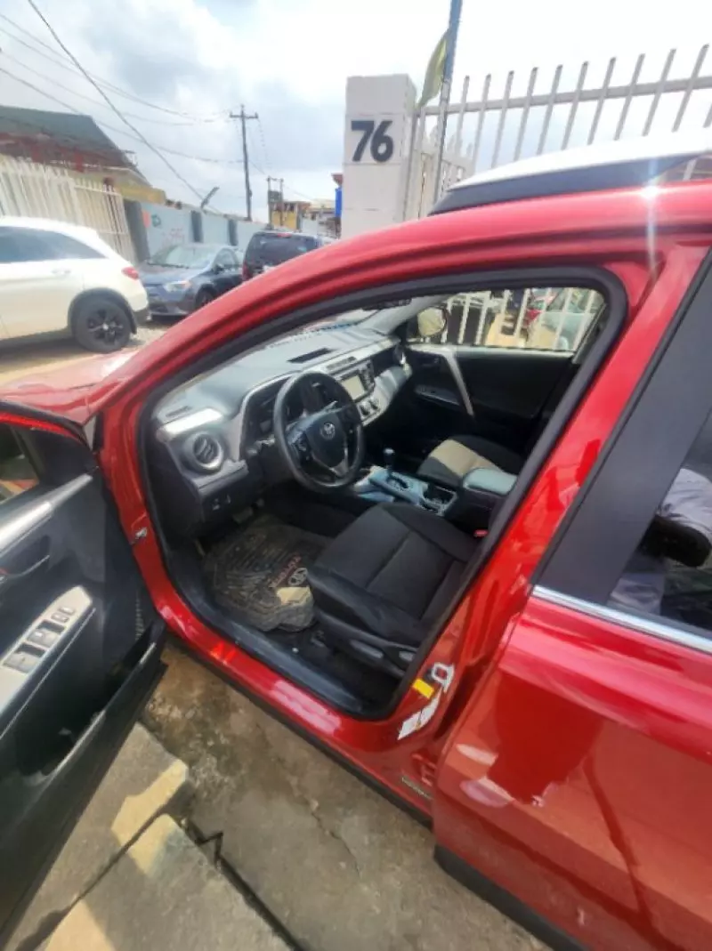 Toyota RAV 4   - 2016