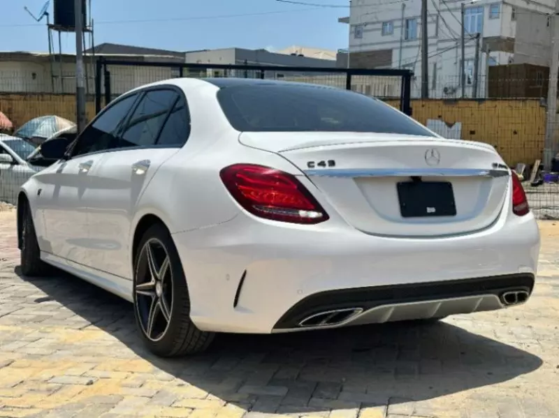 Mercedes-Benz C-Class - 2016