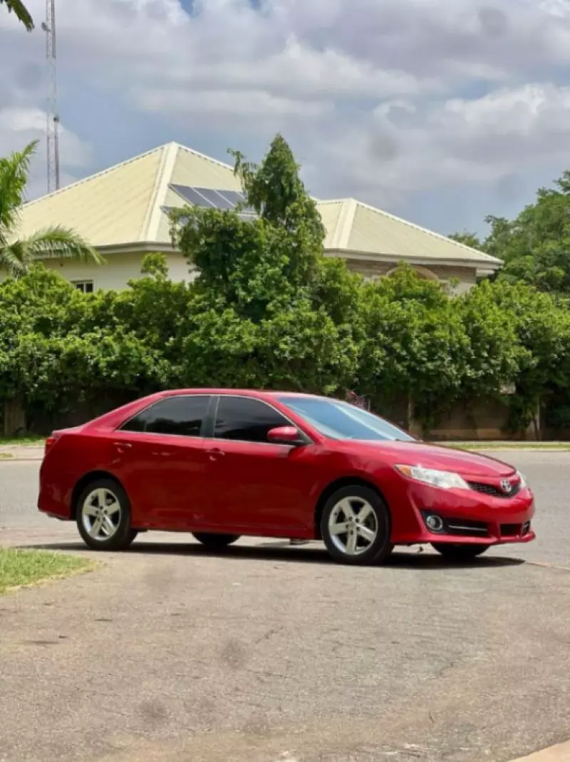 Toyota camry   - 2014
