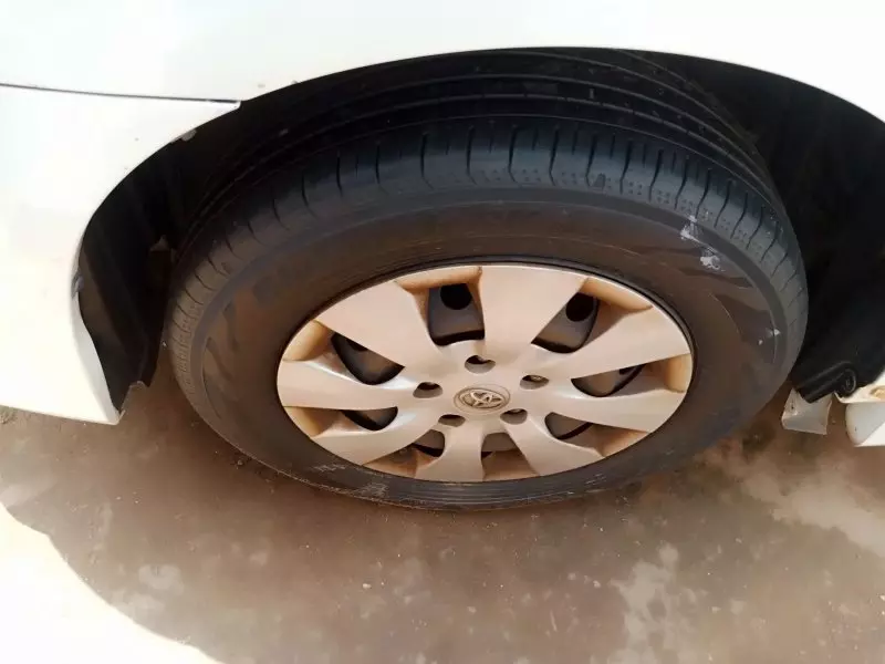 Toyota Noah   - 2012