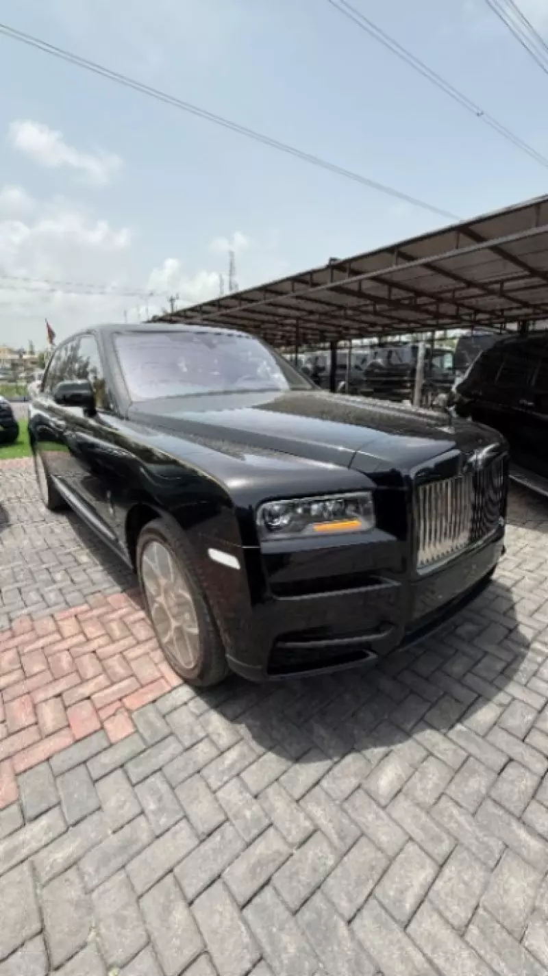 Rolls-Royce Cullinan   - 2024