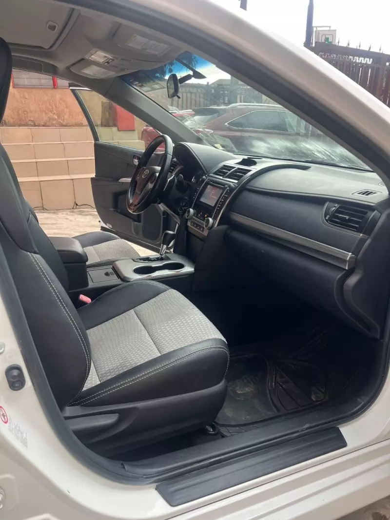 Toyota Camry   - 2012