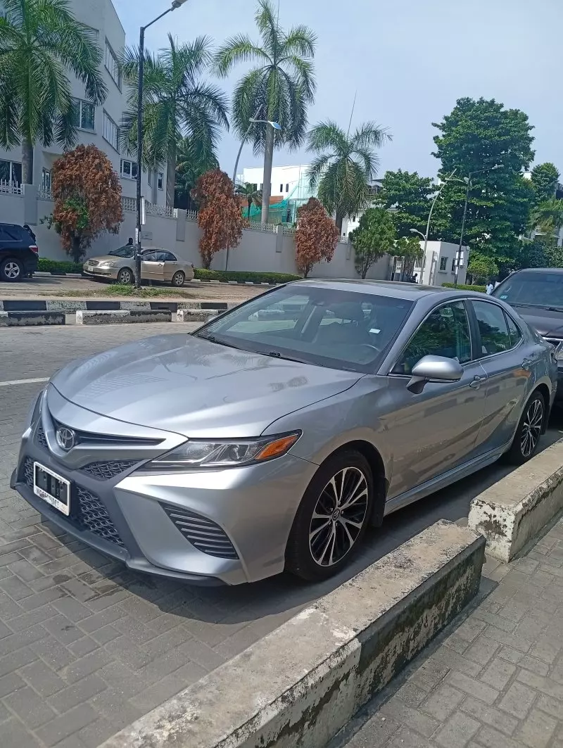 Toyota Camry   - 2018