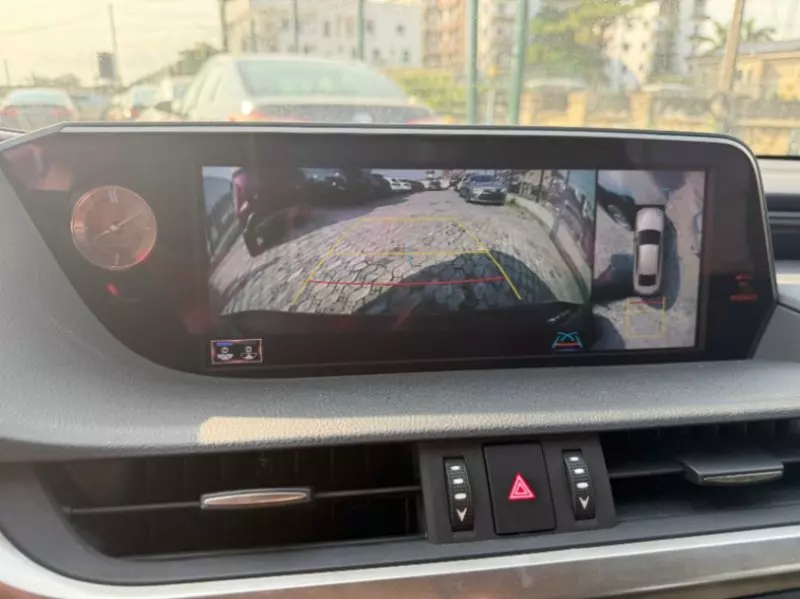 Lexus ES 350   - 2019