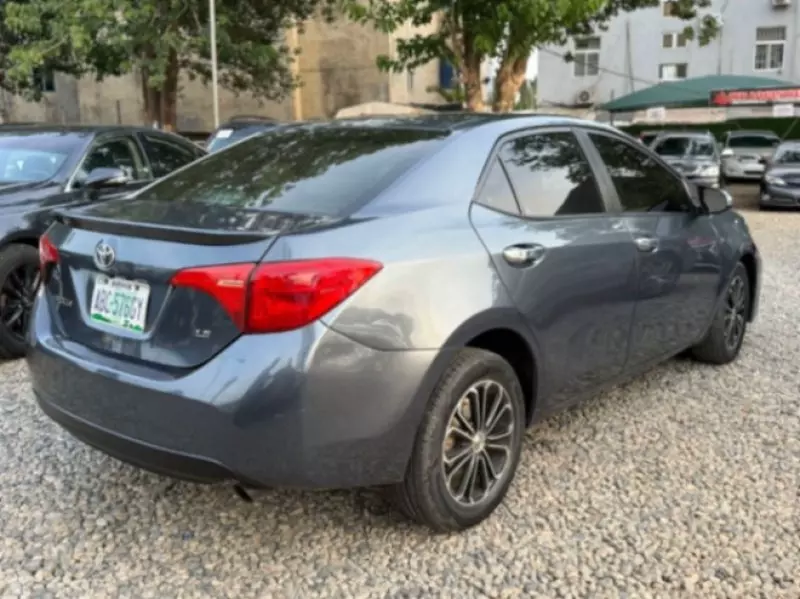 Toyota Corolla   - 2016
