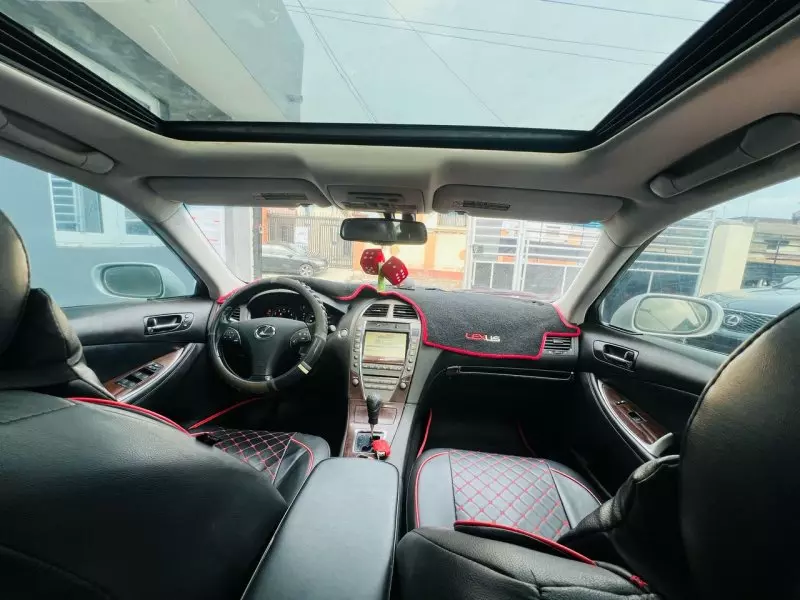 Lexus ES 350   - 2011