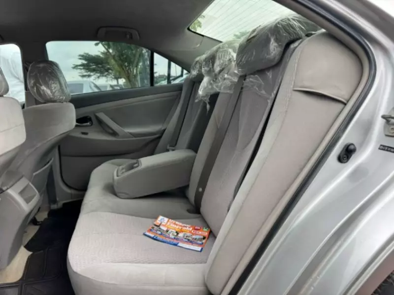 Toyota Camry   - 2010