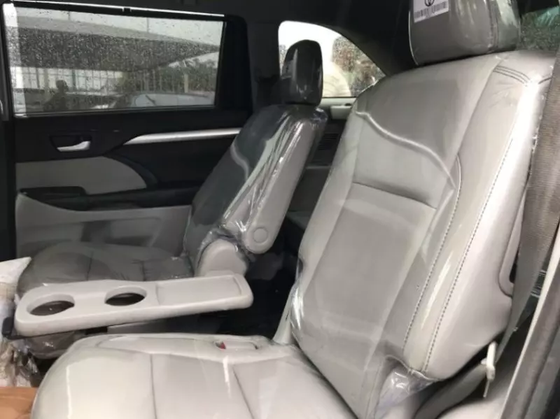 Toyota Highlander   -
