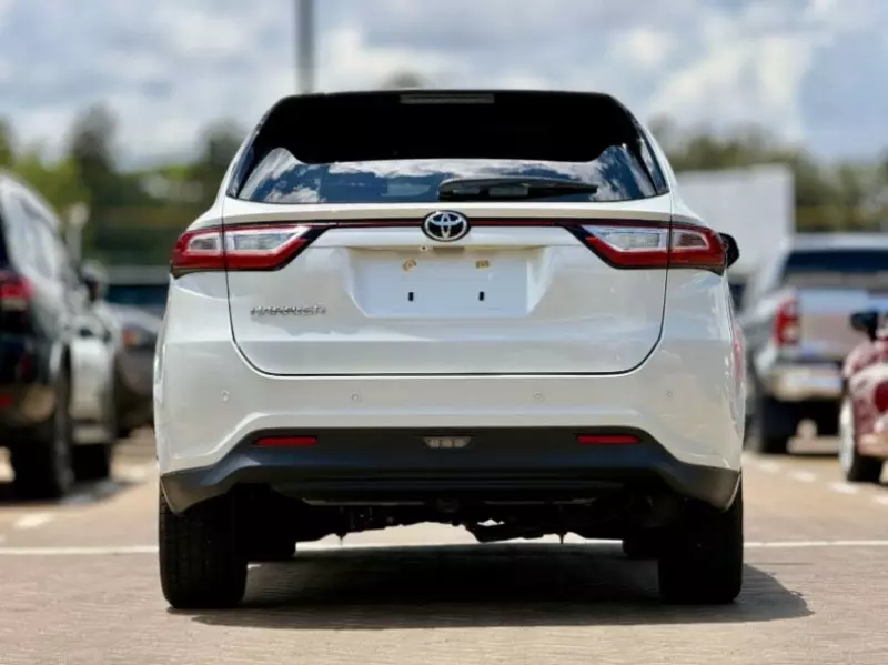Toyota Harrier   - 2019