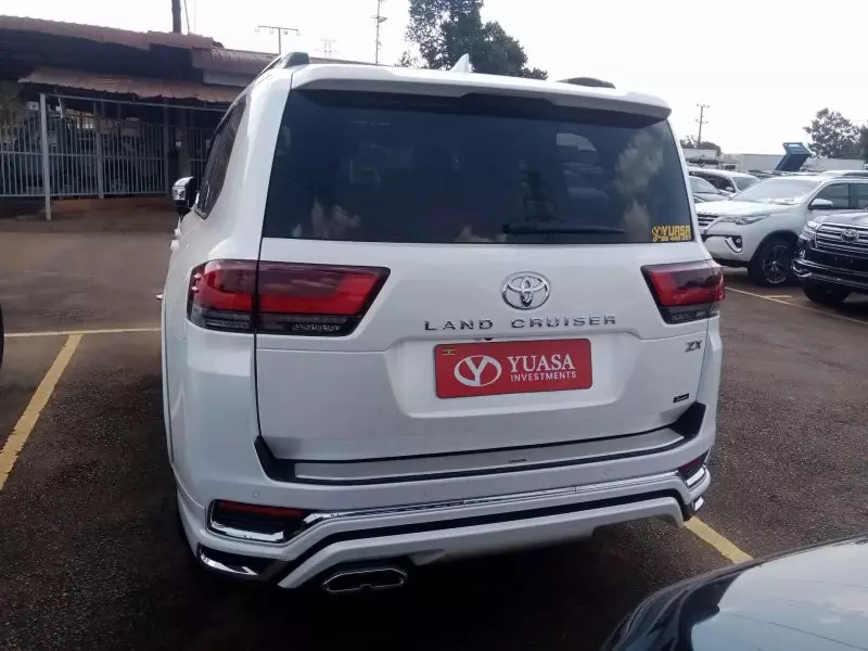 Toyota Land Cruiser   - 2023