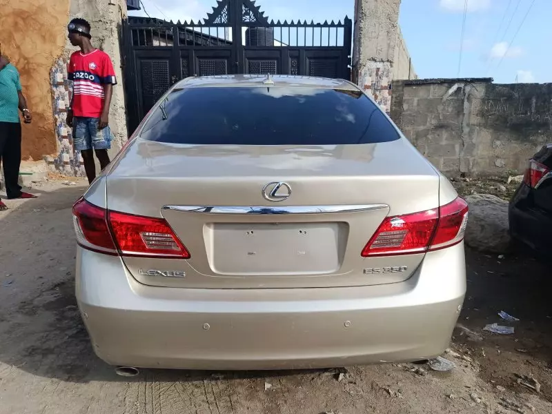 Lexus ES 350   - 2011
