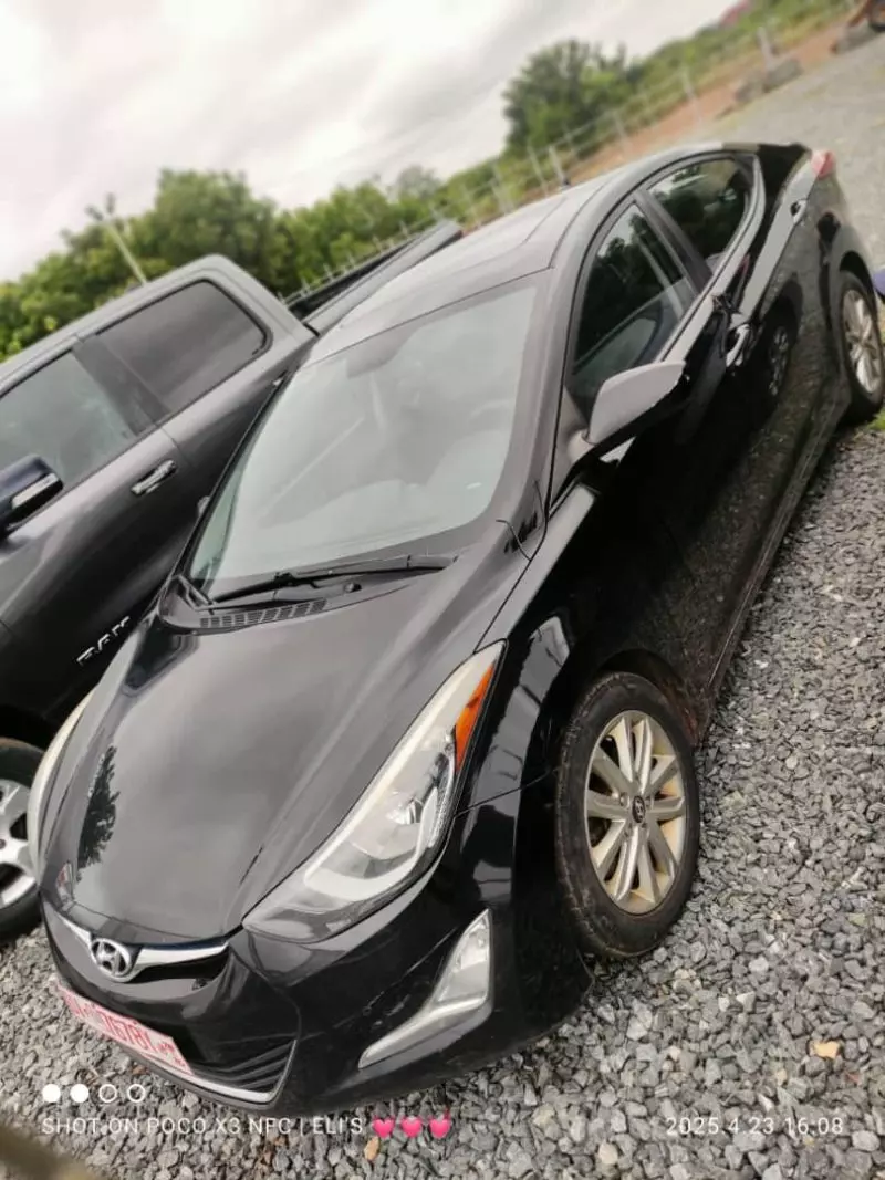 Hyundai Elantra   - 2015