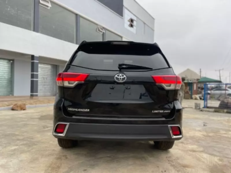 Toyota Highlander   - 2018