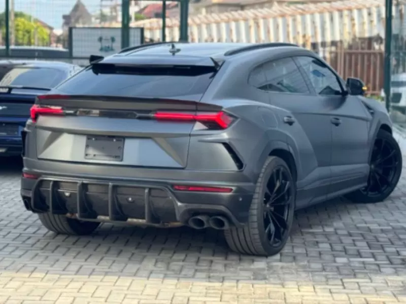 Lamborghini Urus   - 2019