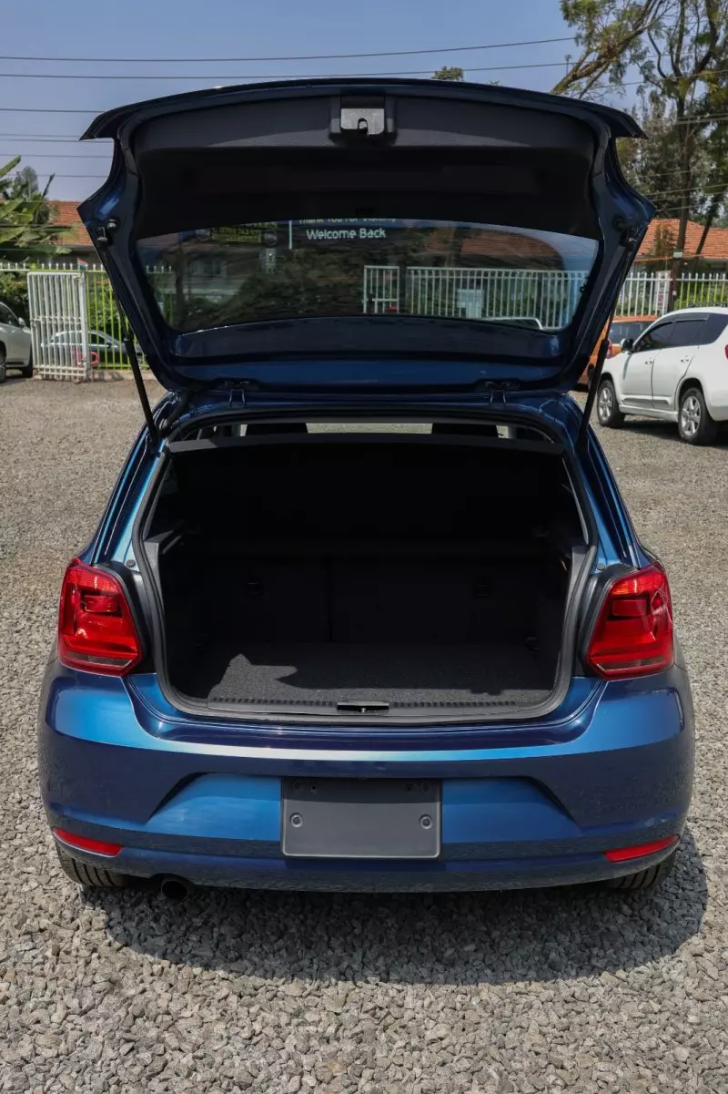 Volkswagen Polo   - 2017