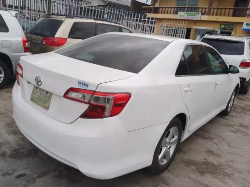 Toyota Corolla   - 2012
