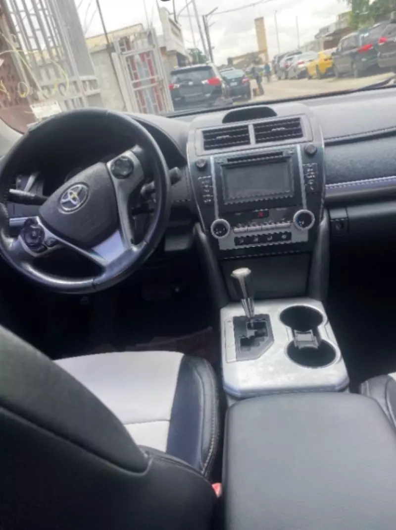 Toyota Camry   - 2014