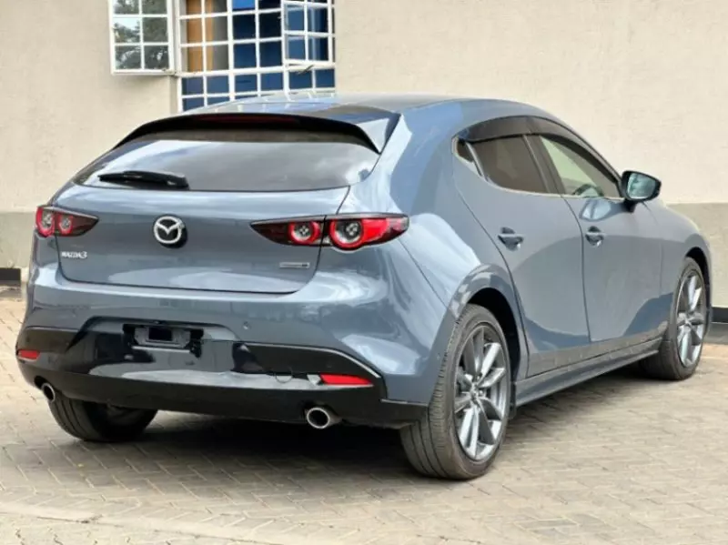 Mazda 3   - 2019