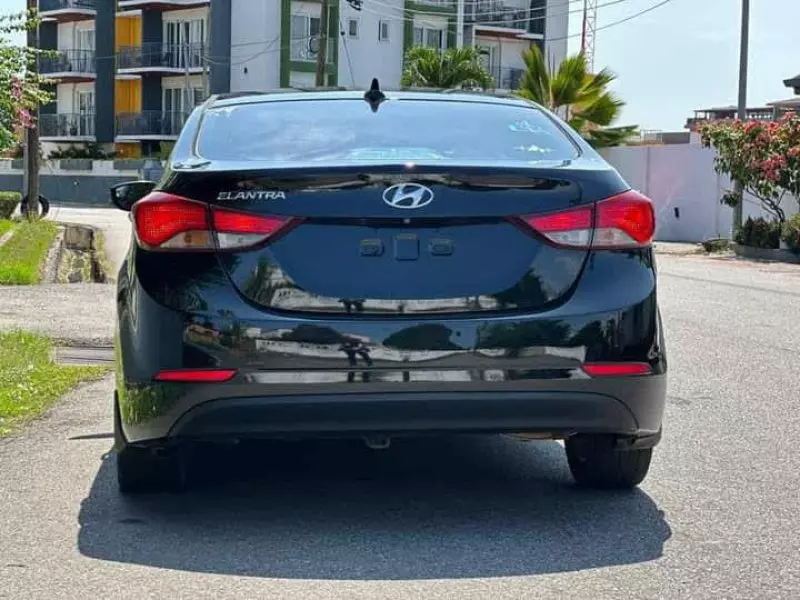 Hyundai Elantra   - 2015