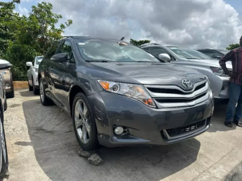 Toyota Venza   - 2015