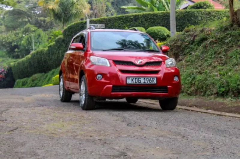 Toyota Ist    - 2014