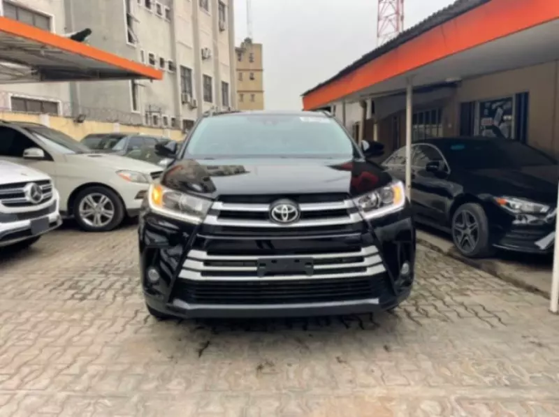 Toyota Highlander   - 2018