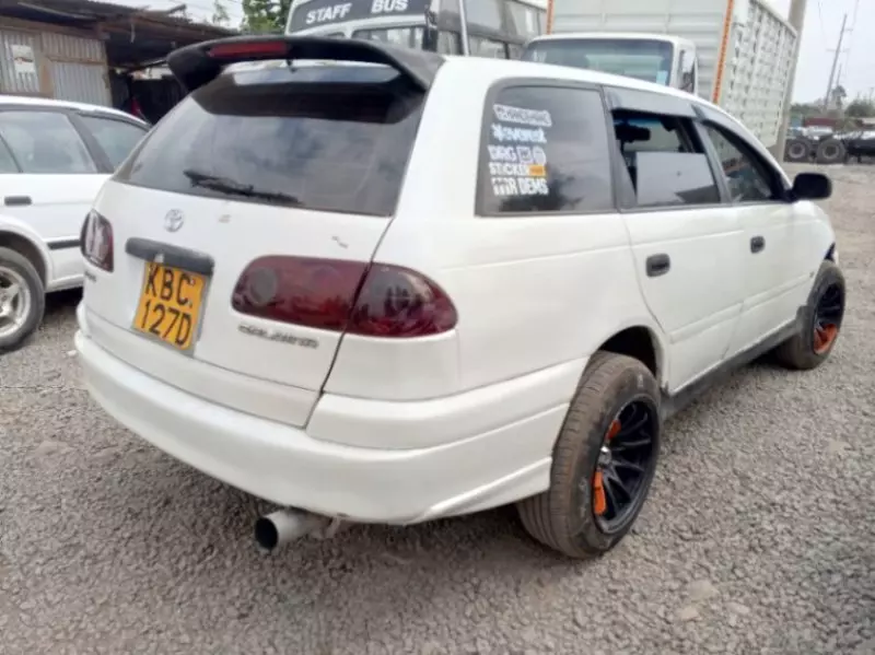 Toyota Caldina   - 2003