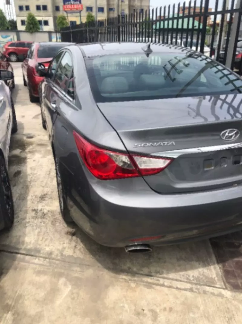 Hyundai SONATA 2,0L BVA / Cuir Luxury   - 2013