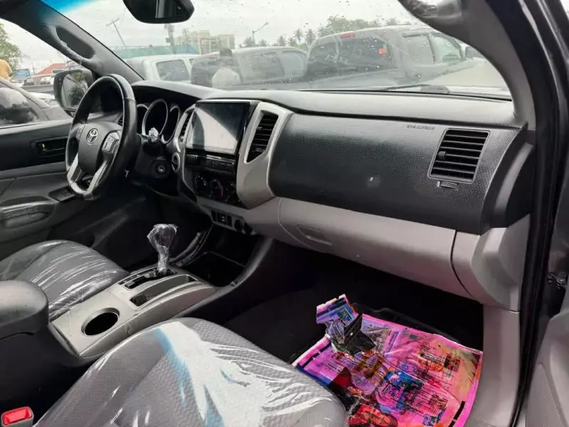 Toyota Tacoma   - 2014