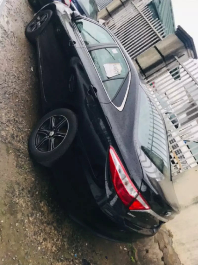 Toyota Camry   - 2016