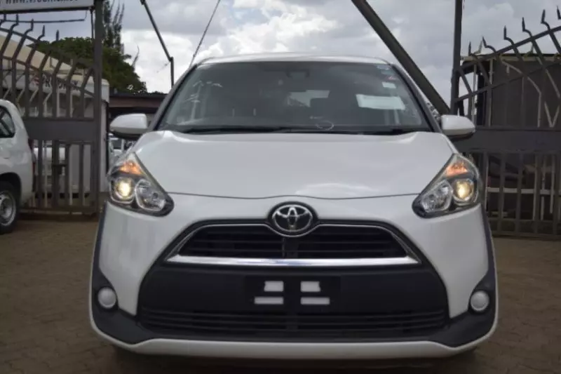 Toyota Sienta