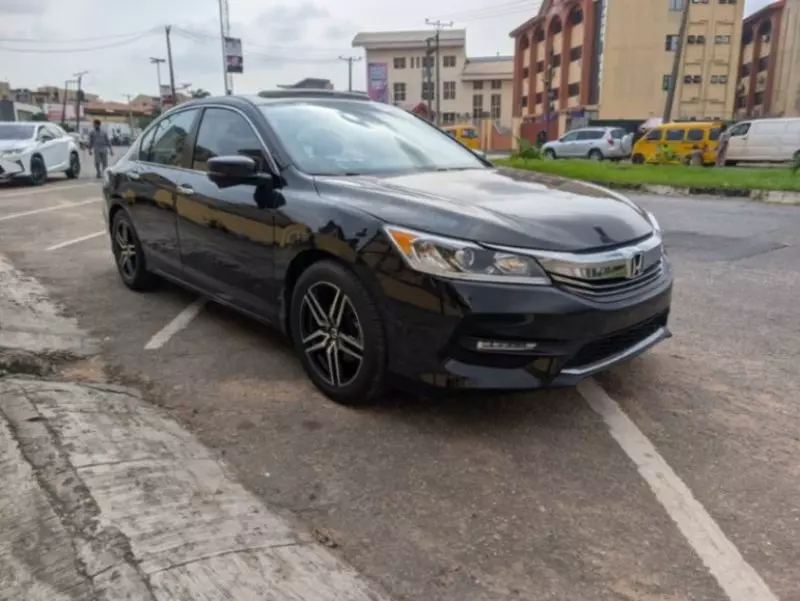 Honda Accord   - 2016