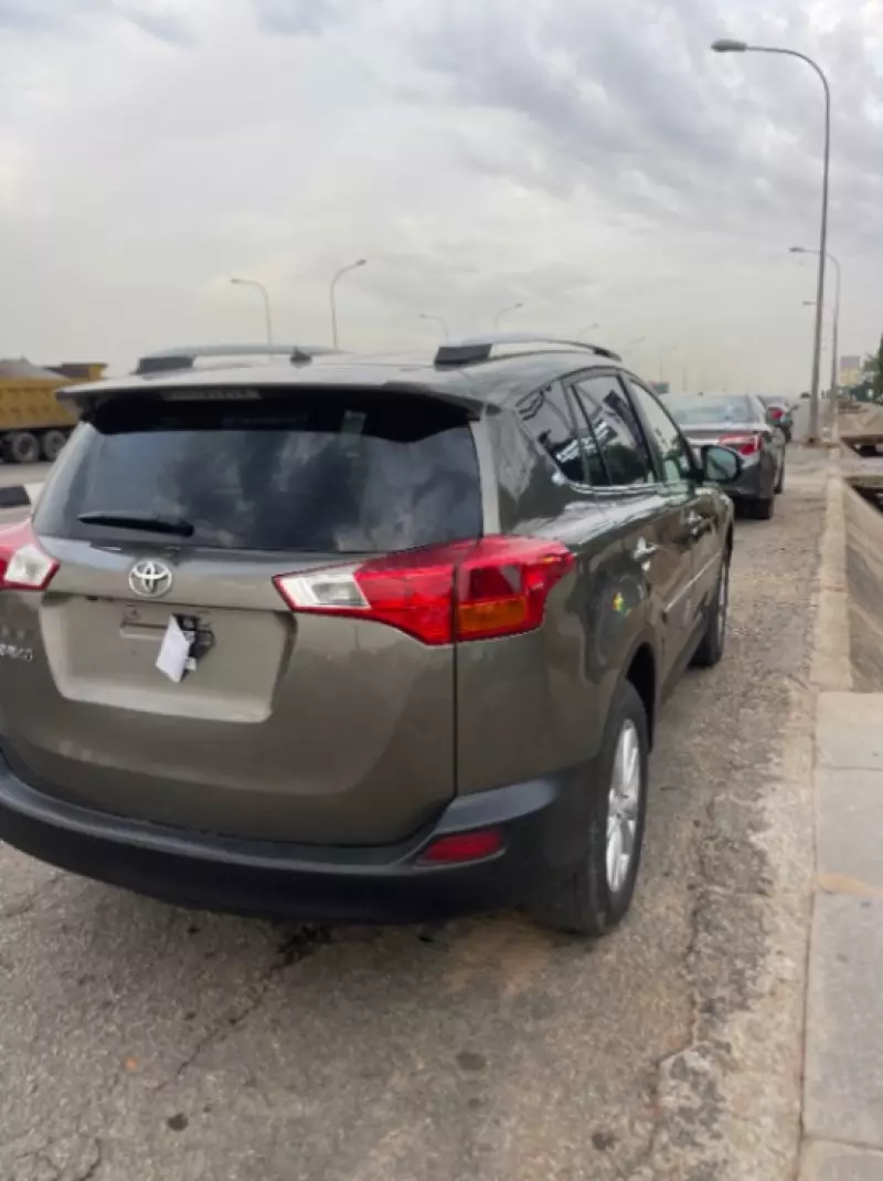 Toyota Rav4   - 2014