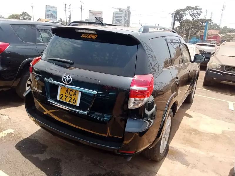 Toyota Vanguard    - 2012