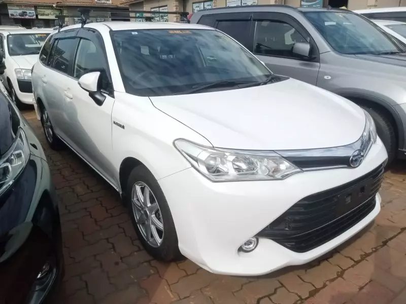 Toyota Fielder hybrid    - 2015